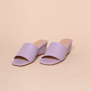 NWT INTENTIONALLY BLANK Hey Jessica Demi Wedge Sandal Lilac Size 11